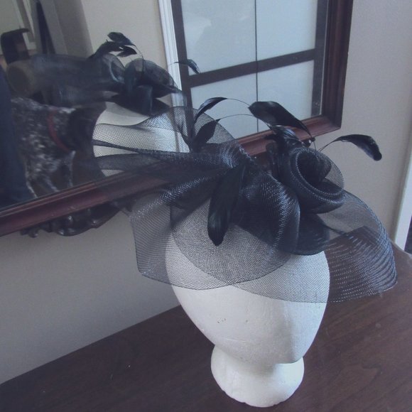 FASCINATOR.  BLACK. NWOT. - Picture 1 of 7